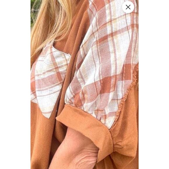 Umgee camel plaid linen top with unfinished frayed hem, front & back size medium - Picture 4 of 11